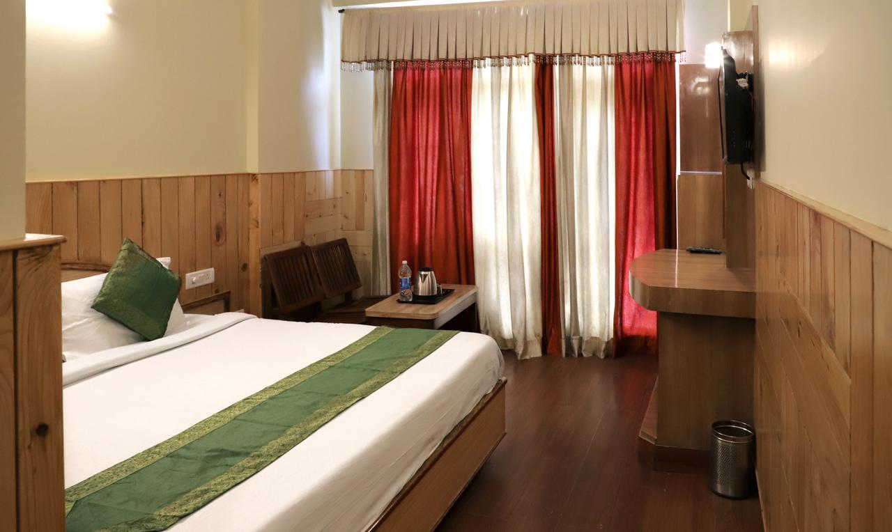 โอโย 22075 โฮเต็ล พาลีพาเลซ Hotel คาตรา ภายนอก รูปภาพ