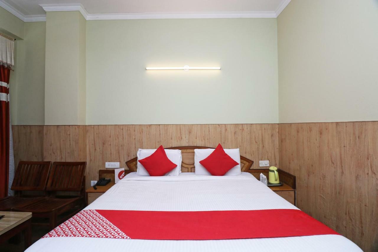 โอโย 22075 โฮเต็ล พาลีพาเลซ Hotel คาตรา ภายนอก รูปภาพ